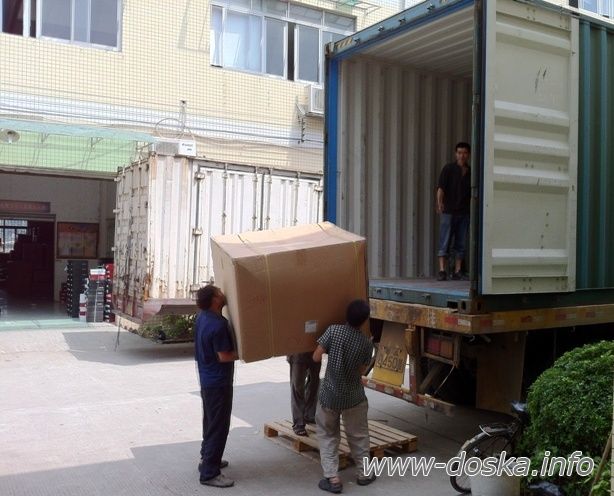 Сколько стоит перевезти 20 тонн. Контейнеры для перевоза вещей. Контейнер для перевозки мебели. Перевоз вещей в контейнере ЖД. Домашние вещи в контейнере.